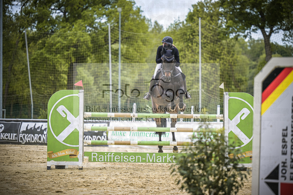 DOS_0048 | Entdecke hochwertige Reitturnierfotos von Foto Oger. Professionell, emotional und authentisch – jetzt Lieblingsmomente im Shop bestellen. - Realisiert mit Pictrs.com