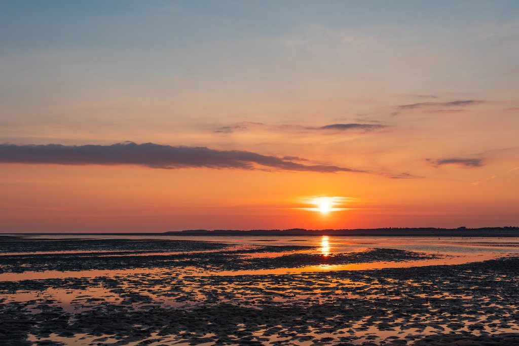 Sonnenaufgang im Wattenmeer auf der Insel Amrum. | Sonnenaufgang im Wattenmeer auf der Insel Amrum.