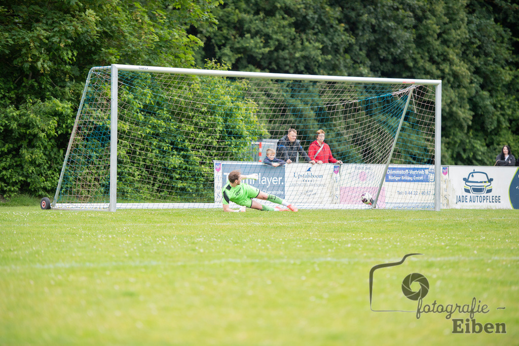 1. FC Ohmstede-SVE Wiefelstede | Herren Kreispokalfinale Jade-Weser-Hunte; 1.FC Ohmestede (gelb) - SVE Wiefelstede (weiß) am 16.06.2024; in Obenstrohe (Plaggenkrugstraße), Photo: Philip Eiben 2024 - Realisiert mit Pictrs.com