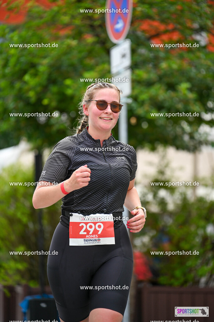 SZI_8110 | Stadttriathlon Erding 2025. #yourpictrs #sportshot_your_pictrs @Sportshotphotography #stadttriathlonerding Copyright: www.sportshot.de