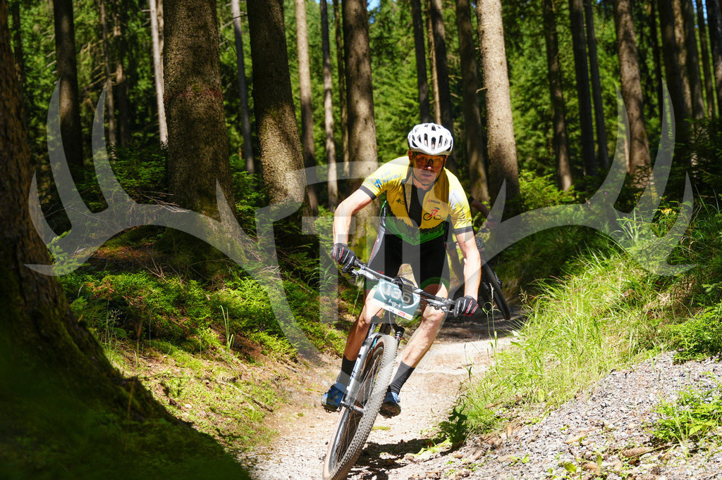 FC603857 | Fotogalerie der Treibjagd im Dunkelwald - Dein MTB Etappenrennen im Erzgebirge - Realisiert mit Pictrs.com