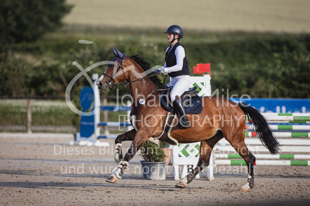 240628_LüPfSpTa_L-Spr-346 | Deine schönsten Turniermomente als professionelle Fotos! Entdecke hochwertige Pferdesport-Fotografie im Online-Shop. Jetzt Fotos finden & bestellen!