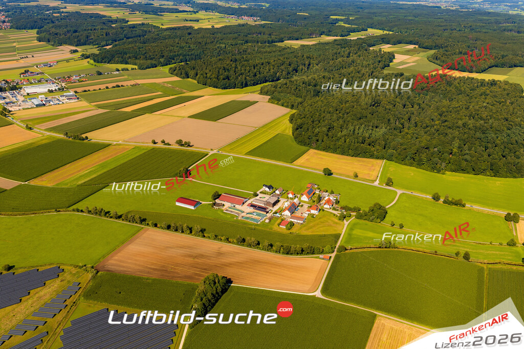 Schöne Luftaufnahme Schalkshofen Oberroth - Die Luftaufnahme wurde 2025 vom Flugzeug heraus erstellt ( keine Drohne ) - Hochauflösende Luftaufnahme - für professionelle Ausdrucke geeignet. Die Geschenkidee !Mit Lizenz und Bildrechte bestellbar