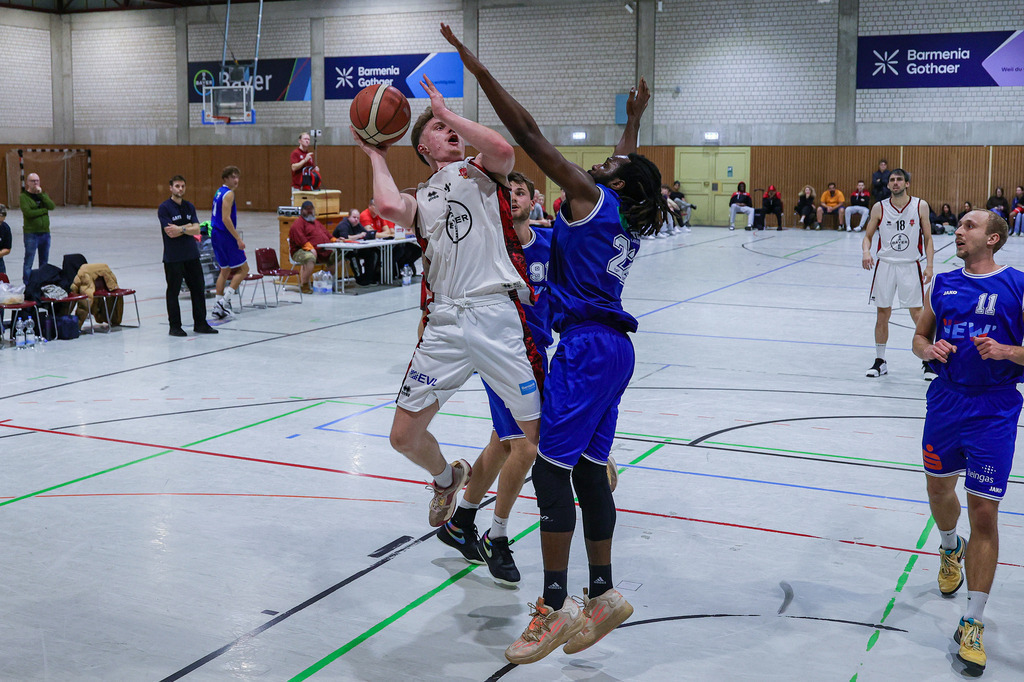 Regio BAYER GIANTS vs NEW Elephants Grevenbroich-81 | Fotos von Basketballspielen aus dem Raum NRW fotografiert von Gero Mueller-Laschet und Daniel Schaefer - Realisiert mit Pictrs.com