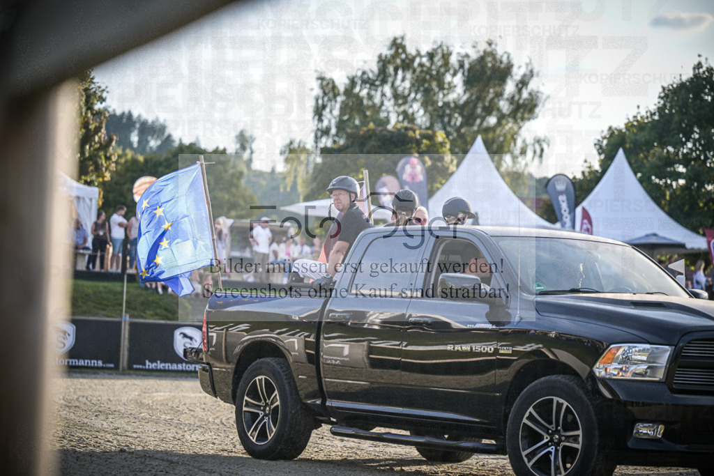 DOS_0018 | Entdecke hochwertige Reitturnierfotos von Foto Oger. Professionell, emotional und authentisch – jetzt Lieblingsmomente im Shop bestellen.Deutschlandweite Turnierfotografie. - Realisiert mit Pictrs.com