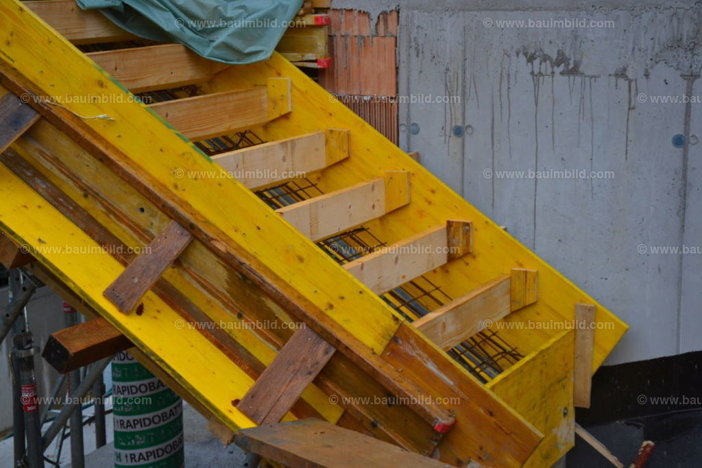 bib-lg04-betonarbeiten-0702 | Nach LV-Leistungsgruppen sortierte Detailfotos über den Bau eines Hauses. Alle Hausbau-Bilder direkt vom Urheber und Autor der Website Haus-Selber-Bauen.com
