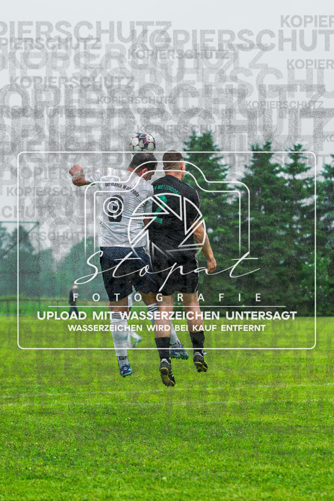 Final Kreispokal HK - Germania Walsrode vs. TSV Wietzendorf | Florian Hoppe (TSV Wietzendorf #2), Marco Antonio Panata Tomaz (Germania Walsrode #3); Finale Kreispokal HK - Germania Walsrode vs. TSV Wietzendorf am 07.06.2026 in Sportplatz Alter Schulweg, Schülern - Realisiert mit Pictrs.com