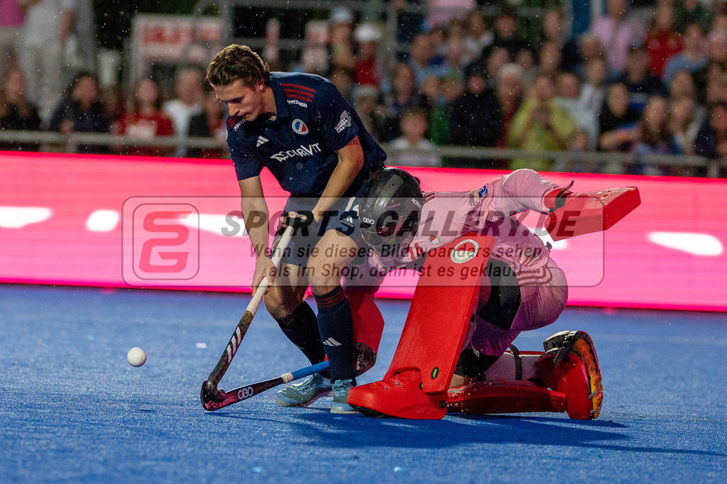Final4_20250531-2049-Z82_8593 | Krefeld, Deutschland, 31.05.2025:  Feldhockey Final4 2025 – „Deutsche Feldhockey-Meisterschaften 2025“ im Gerd-Wellen-Hockeyanlage am 31.05.2025 in Krefeld, Deutschland. (Foto von Kramhöller/Fehrmann/Kaste)Krefeld, Germany, 31.05.2025: Feldhockey Final4 2025 – „Deutsche Feldhockey-Meisterschaften 2025“ in Gerd-Wellen-Hockeyanlage at 31.05.2025 in Krefeld, Deutschland. (Foto from Kramhöller/Fehrmann/Kaste)