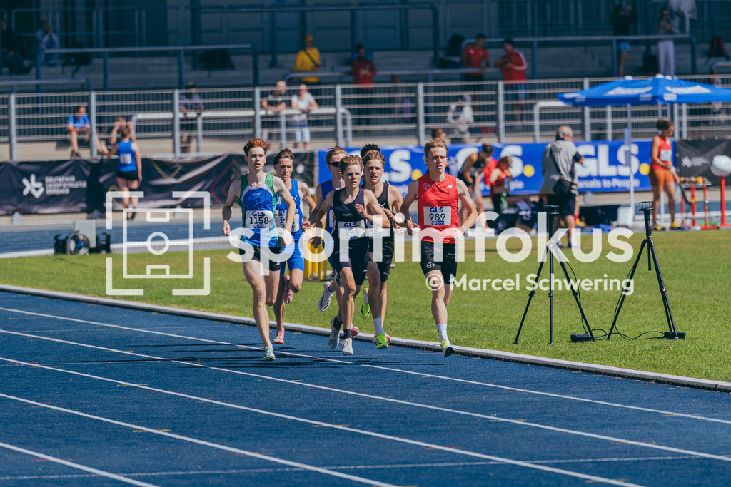 DM U23 U18 Bochum 2026 | Micha Frickenschmidt (TSV Bayer 04 Leverkusen), Paul Johann Weber (Berlin Athletics Capital Club) und Simon Rohwer (LG Rendsburg/Büdelsdorf) im 800-Meter-Lauf bei den Deutschen Meisterschaften der U18 &amp; U23 2026 im Lohrheidestadion in Bochum-Wattenscheid. - Realisiert mit Pictrs.com