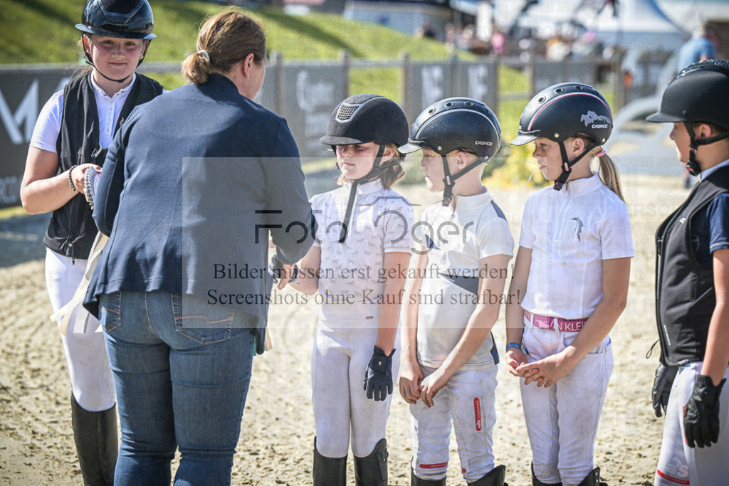 DOS_0009 | Entdecke hochwertige Reitturnierfotos von Foto Oger. Professionell, emotional und authentisch – jetzt Lieblingsmomente im Shop bestellen.Deutschlandweite Turnierfotografie. - Realisiert mit Pictrs.com