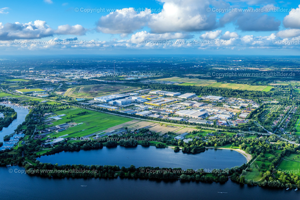 Hamburg_Allermöhe_Gewerbegebiet_ELS_9567040823 | HAMBURG 04.08.2023 Industrie- und Gewerbegebiet an der Straße Hermann-Wüsthof-Ring im Ortsteil Allermöhe in Hamburg, Deutschland. // Industrial and commercial area on street Hermann-Wuesthof-Ring in the district Allermoehe in Hamburg, Germany. Foto: Martin Elsen