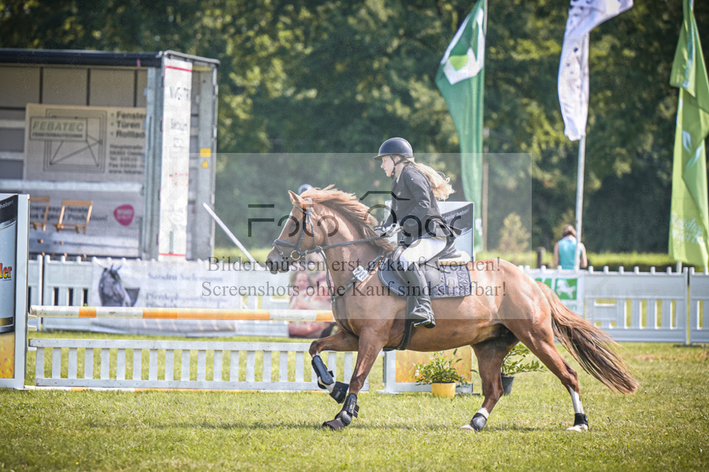 DOS_3280 | Entdecke hochwertige Reitturnierfotos von Foto Oger. Professionell, emotional und authentisch – jetzt Lieblingsmomente im Shop bestellen. - Realisiert mit Pictrs.com