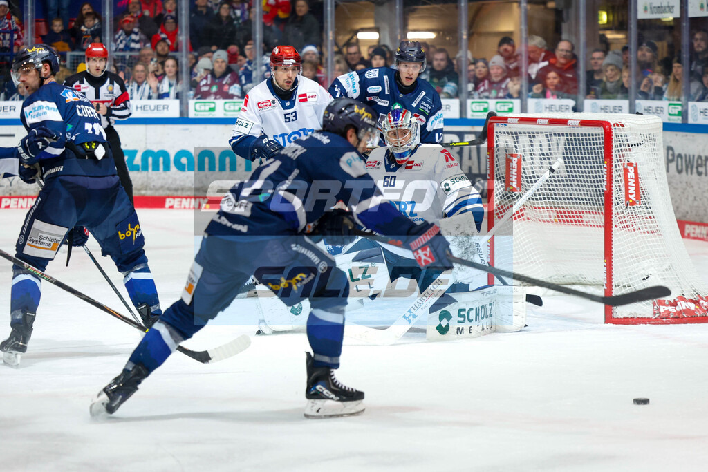 251226_JB_02645 | Daniel Fischbuch holt aus - © Sportfoto-Sale (Jan  Brüggemann) - Realisiert mit Pictrs.com