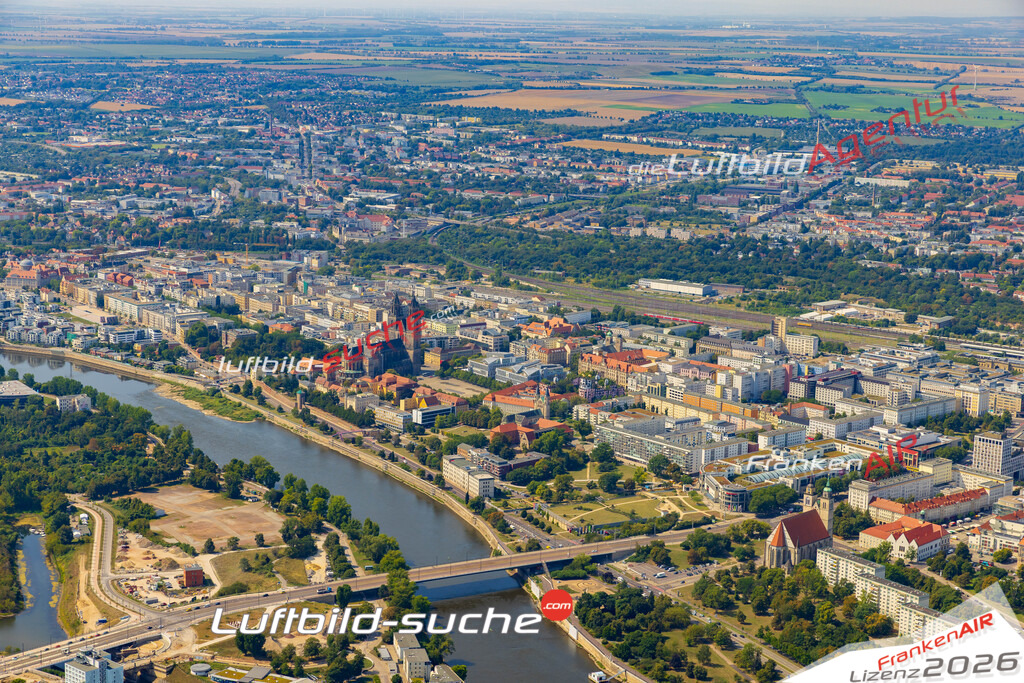 Altstadt Magdeburg Bild- Das Luftbild wurde 2025 vom UL-Flugzeug heraus erstellt ( keine Drohne bzw. Drohnenaufnahme ) - Hochauflösende Luftaufnahme -Nicht vergleichbar mit Google Maps oder Satelittenbilder- Die Geschenkidee !Mit Lizenz und Bildrechte bestellbar - CC