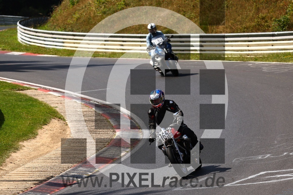 0765-20250813_02023 | Schöne Erinnerungen an spannende Momente - das festzuhalten ist unser Job. PIXELrace.de ist seit 2003 auf den Rennstrecken Europas unterwegs um die Action draußen beim Fahren und die wunderbare Stimmung imm Fahrerlager für euch einzufangen.