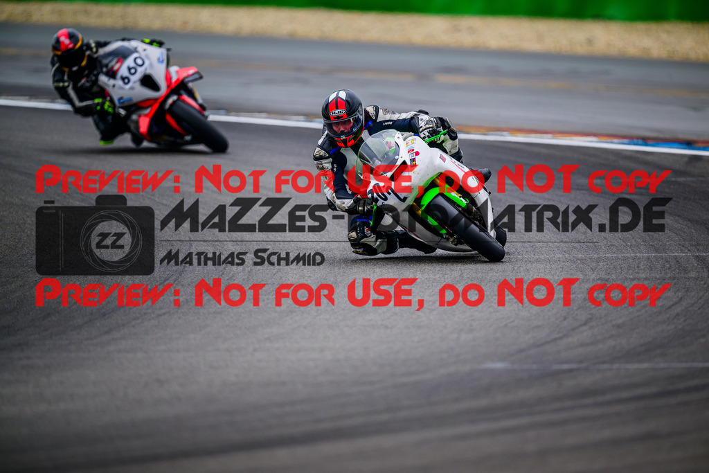 MaZZes_FotoMatrix_240614_6007705_9856 | WEISS