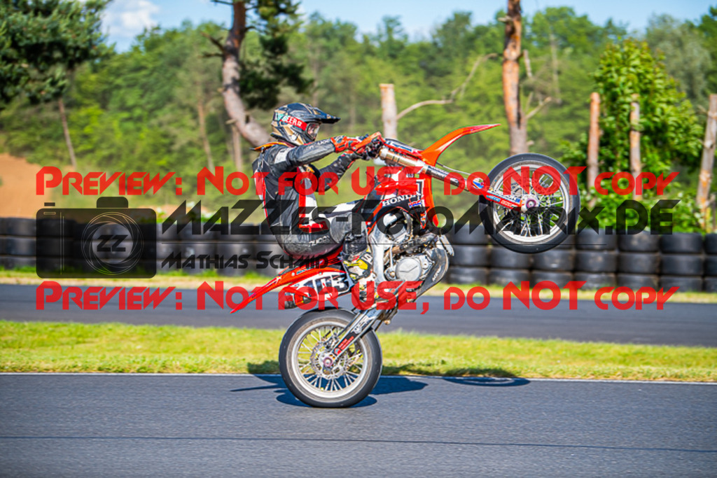 MaZZes_FotoMatrix_220528_6157 | Fotograf Mathias Schmid
Sportfotograf,
Eventfotograf,
Hochzeitsfotograf,
Portraitfotograf