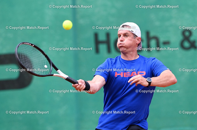 Tennis Herren 50 SPG TC Dettingen/TV Glatt I - TA SV Pfrondorf | Tennis Herren 50   03.07.2021StaffelligaSPG TC Dettingen/TV Glatt I - TA SV PfrondorfWinfried Droessel (SPG TC Dettingen/TV Glatt I)FOTO: ULMER PressebildagenturxxNOxMODELxRELEASExx