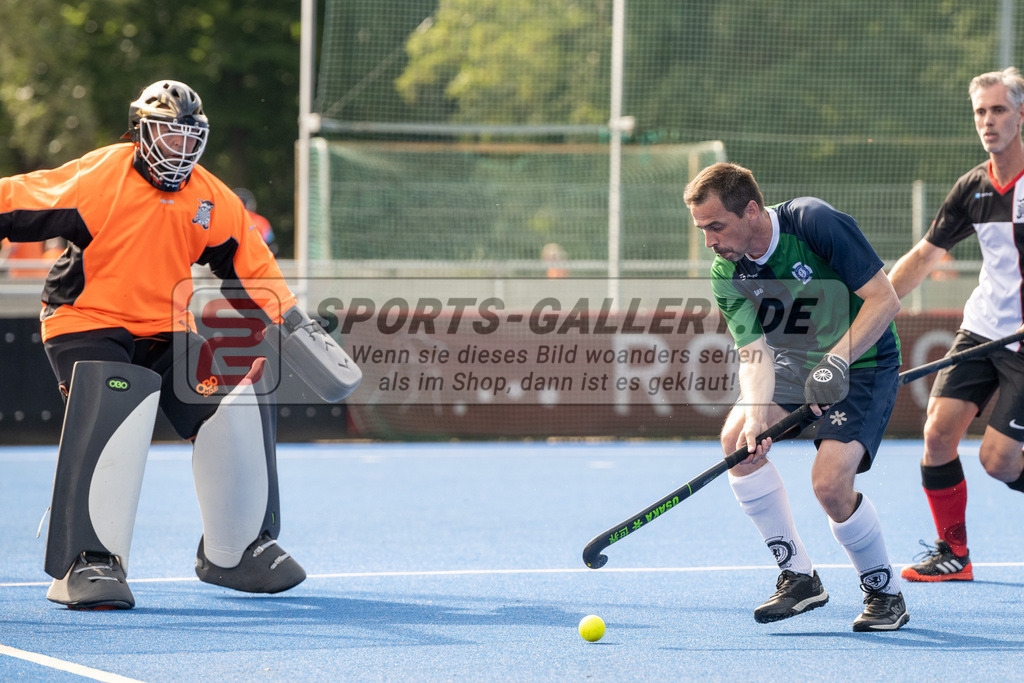 SFE_20240817_0102 | Krefeld, Deutschland, 17.08.2024:  European Cup for Recreational Hockey Players im KTHC Stadion Rot-Weiss Köln Tennis and Hockey Club am 17.08.2024 in Krefeld, Deutschland. (Foto von Stephan Fehrmann)Krefeld, Germany, 17.08.2024: European Cup for Recreational Hockey Players in KTHC Stadion Rot-Weiss Köln Tennis and Hockey Club at 17.08.2024 in Krefeld, Deutschland. (Foto from Stephan Fehrmann)