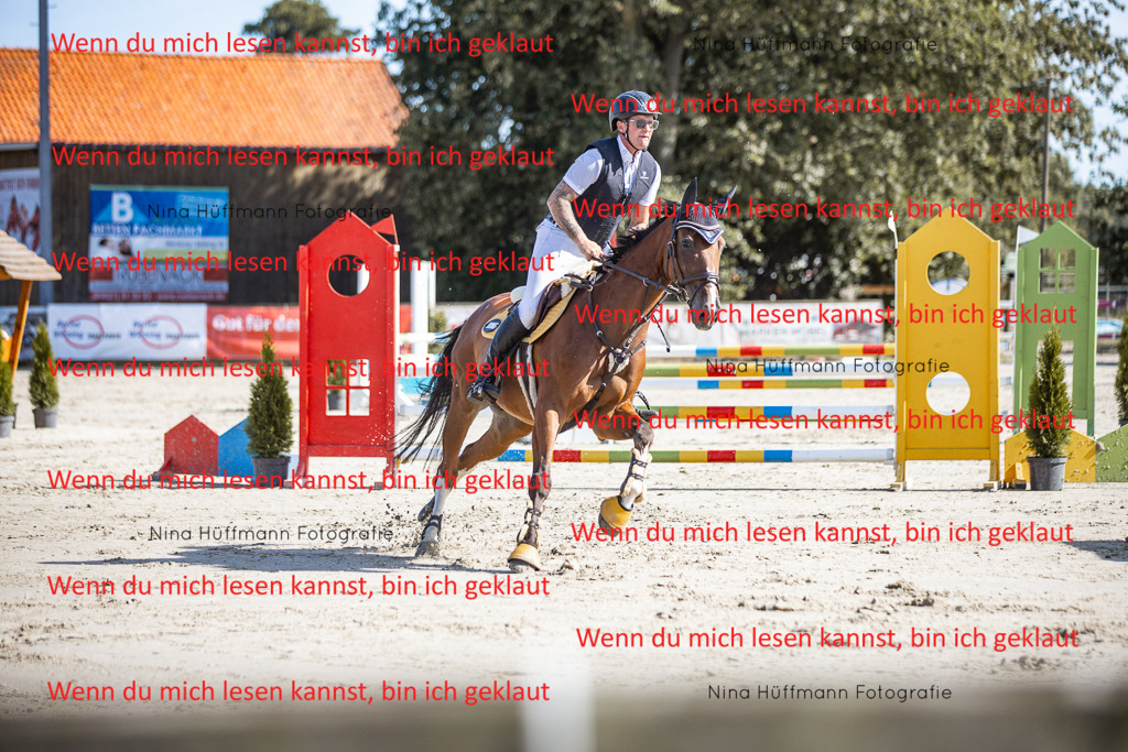 BK1A7070 | Turnierbilder Turnierfotos Nina Hüffmann Turnierfotografie Pferdefotografie Tierzeichnung Haustierzeichnung Pferdezeichnung Hundezeichnung Videograf  - Realisiert mit Pictrs.com