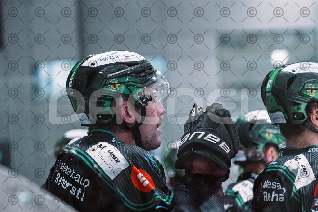 Alligators_vs_Memmingen_05_12_2025-120 | Höchstadt Alligators Fotogalerie: Eishockey-Action aus Franken. Professionelle Spielfotos, Portraits & Stadionbilder zum Download. Jetzt entdecken! - Realisiert mit Pictrs.com