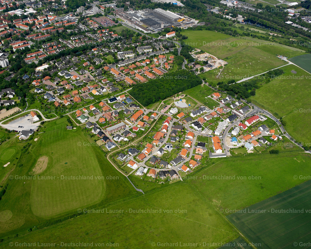 2638046 | BAD Salzgitter 09.06.2006 Von Wald und Forstgebieten umgebener Ortskern der Straßen und Häuser und Wohngebiete in Bad im Bundesland Niedersachsen, Deutschland // Surrounded by forest and forest areas center of the streets and houses and residential areas in Bad in the state Lower Saxony, Germany Foto: Gerhard Launer