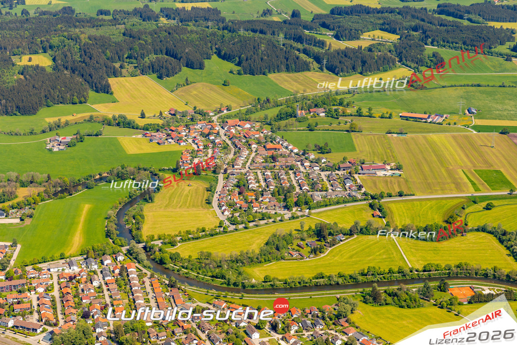 Das Luftbild zeigt : Hörmanshofen Biessenhofen - Die Luftaufnahme wurde 2024 vom UL-Flugzeug aus erstellt ( keine Drohne ) - Hochauflösende Luftaufnahme - Für grossformatige Ausdrucke geeignet. Die Geschenkidee !Mit Lizenz und Bildrechte bestellbar