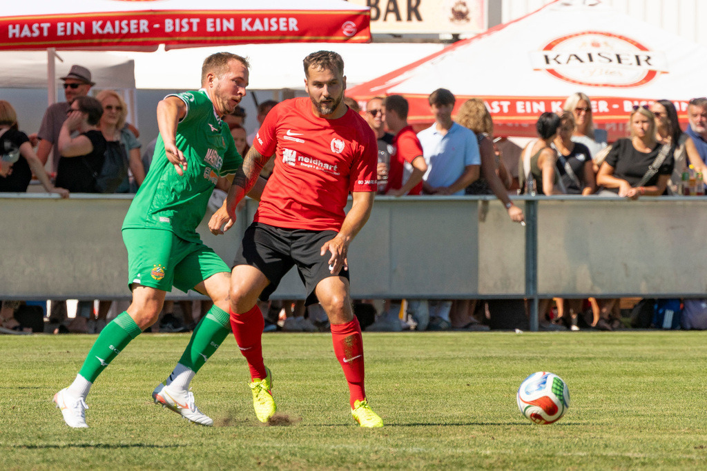Spiel-0181_Legenden ASK-RAPID | Fotodoku 80 Jahre ASK-Loosdorf: Legendenmatch ASK-Loosdorf - Rapid WIENSponsoren, Mannschaften, Begrüßung, Interviews, das Spiel, Besucher, Fans, Stimmung.