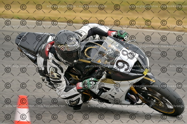 25bt05-0868 | markuskiefer.com - Realisiert mit Pictrs.com
