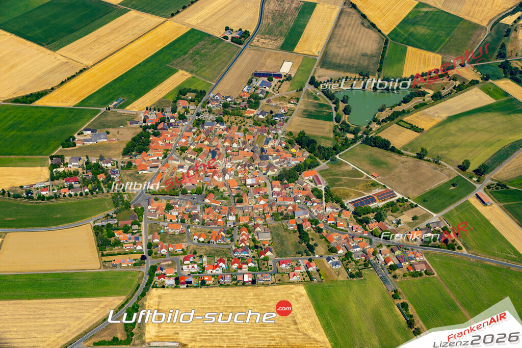 Das Luftbild der Stadt Seinsheim wurde 2022 vom Flugzeug heraus erstellt (keine Drohnen-Aufnahmen) Aufnahmehöhe ca.450 Meter- hohe Bildauflösung und Druck-Qualität. Garantiert!