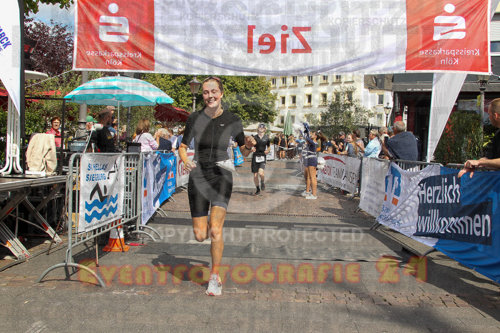 250824_1512_EV4_2731 | Sportfotografie im Rhein-Sieg Kreis, Köln, Bonn, NRW, Rheinland Pfalz, Hessen, etc. Unser Tätigkeitsfeld umfasst den Laufsport vom Volkslauf über den Marathon, Duathlon, Triathon bis zum Ultralauf wie Kölnpfad Ultra oder Schindertrail.