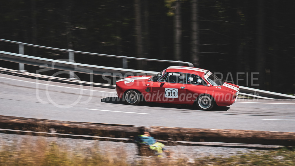 19. Arosa ClassicCar 2023 - 2. September 2023 | 19. Arosa ClassicCar 2023
Arosa, Schweiz
Gehrig Jürg aus Walenstadt mit der Startnummer 614 in einem Alfa Romeo 2000, Jahrgang 1972, in der Klasse Demonstration.
@arosaclassiccar, @arosa.official, #arosaclassiccar, #arosa, #76curves, #classiccar
Bild: Sportfotografie Markus Aeschimann | www.markus-aeschimann.ch - Realisiert mit Pictrs.com