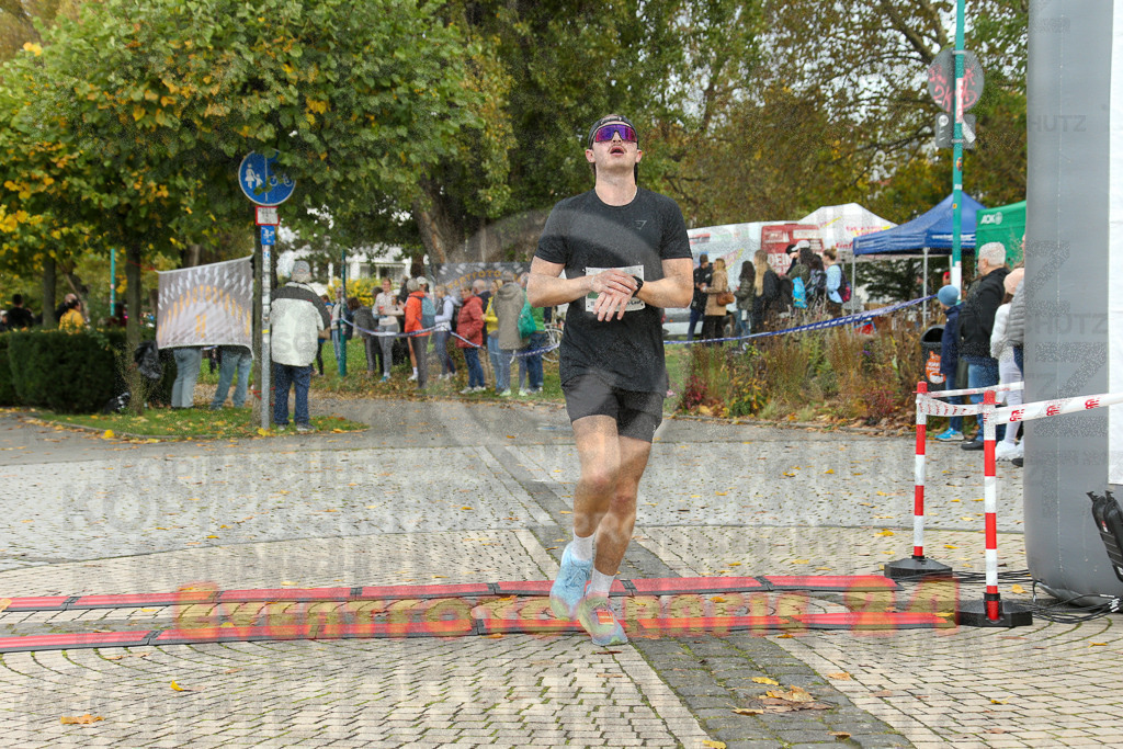 241020_1058_EX1_0508 | Sportfotografie im Rhein-Sieg Kreis, Köln, Bonn, NRW, Rheinland Pfalz, Hessen, etc. Unser Tätigkeitsfeld umfasst den Laufsport vom Volkslauf über den Marathon, Duathlon, Triathon bis zum Ultralauf wie Kölnpfad Ultra oder Schindertrail.