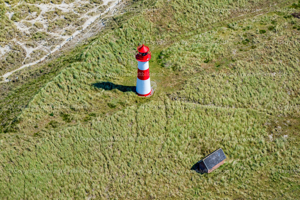 Sylt_List_Leuchtturm_Sylt_Ost_ELS_3824130825 | LIST 13.08.2025 Leuchtturm als historisches Seefahrtszeichen " List Ost " in List auf der Insel Sylt im Bundesland Schleswig-Holstein, Deutschland. // Lighthouse as a historic seafaring character " List Ost " in List at the island Sylt in the state Schleswig-Holstein, Germany. Foto: Martin Elsen