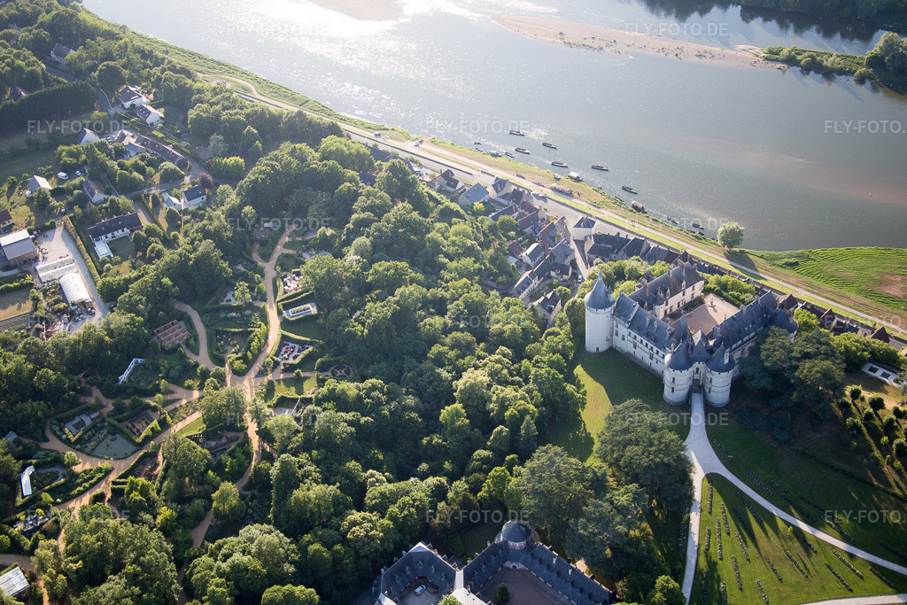 Luftbild: Ortsansicht in Chaumont-sur-Loire im Bundesland Loir-et-Cher in Frankreich. Foto: IMG_081229.jpg vom 19.06.2015 durch Werner Riehm/FLY-FOTO.de