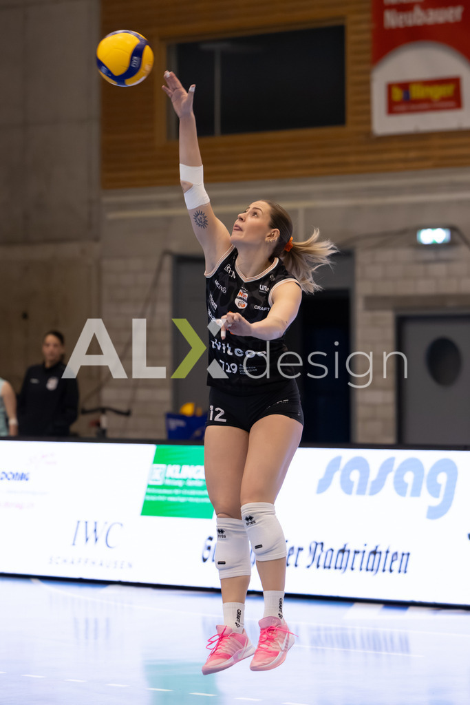 Volleyball I Frauen I Saison 2025-2026 I Volleyball NLA | Women I Round 16 I VC Kanti Schaffhausen - Viteos NUC I 31.01.2026 | 12 Branca Fabiana (CH) (Viteos NUC) – Mittelblock - Realisiert mit Pictrs.com