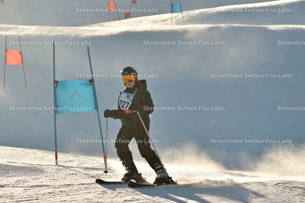 SRF_25.12.2025_0347 | Skirennfotos,Serfaus,Fiss,Ladis,Kinderskirennen,Winter,Tirol,Oberland,skirace,SFL,feelfree,weil wir's genießen,ski,Ski,skifahren,Sonnenplateau, - Realisiert mit Pictrs.com