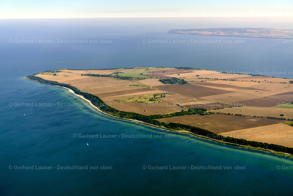 3637979 | PUTGARTEN 25.08.2016 Küsten- Landschaft an der felsigen Steilküste der Insel Rügen im Ortsteil Arkona in Putgarten im Bundesland Mecklenburg-Vorpommern. // Coastline at the rocky cliffs of Island of Ruegen in the district Arkona in Putgarten in the state Mecklenburg - Western Pomerania. Foto: Gerhard Launer