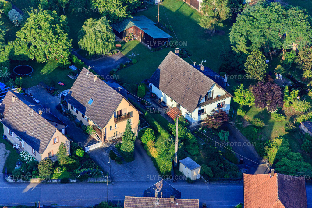 Aerial view: Rue du Moulin in Scheibenhard in the state Bas-Rhin, France.Photo: IMG_082886.jpg taken on 06/26/2015 by Werner Riehm/FLY-FOTO.comResolution of the original: 5472 x 3648 px