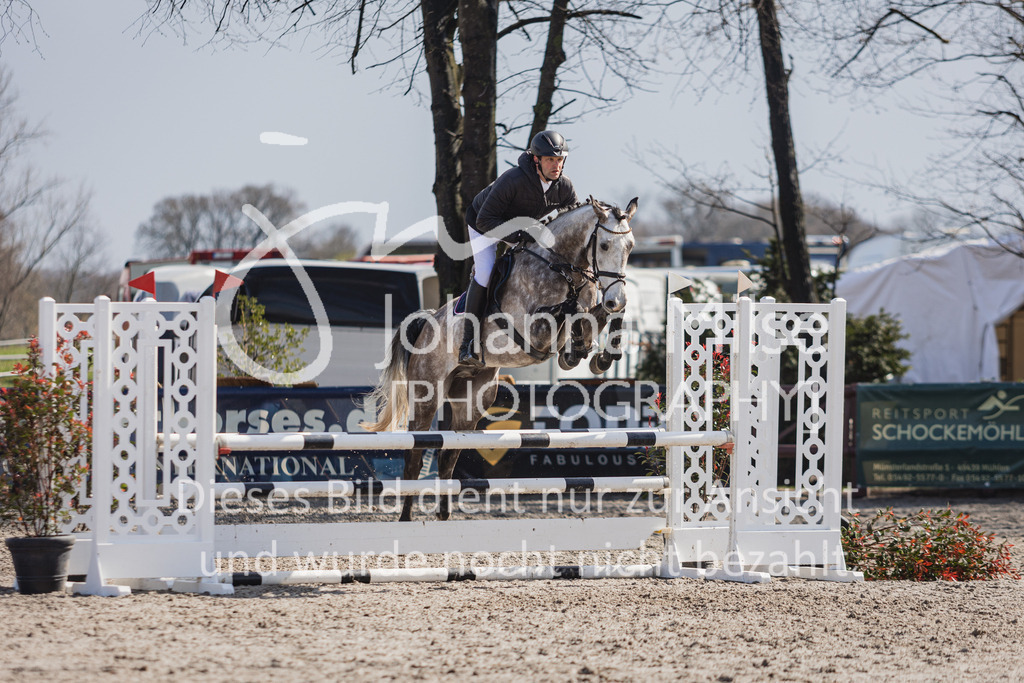 230411_Mühlen_02SprPf-A-239 | Deine schönsten Turniermomente als professionelle Fotos! Entdecke hochwertige Pferdesport-Fotografie im Online-Shop. Jetzt Fotos finden & bestellen!