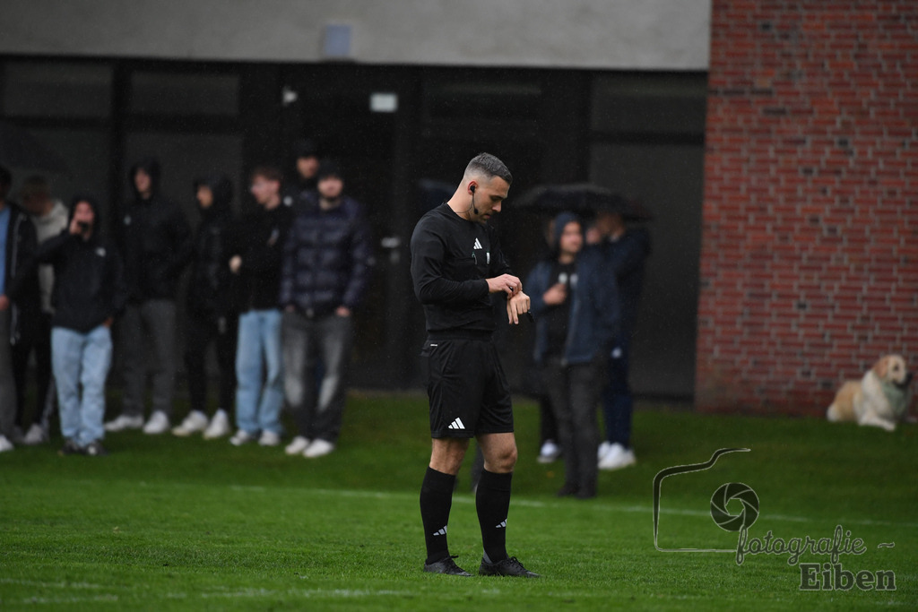 BV Bockhorn-SG FriPe | Relegation zur Kreisliga; BV Bockhorn (weiß)-SG FriPe (rot) am 05.06.2025 in Oldenburg/Ofenerdiek (Lagerstraße), Photo: Philip Eiben 2025 - Realisiert mit Pictrs.com