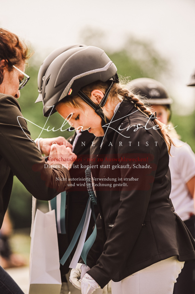 DSC_5366 | Pferde- und Turnierfotografie in Westsachsen. Pferdeportraits, Auftragszeichnungen und intuitive Kunst.