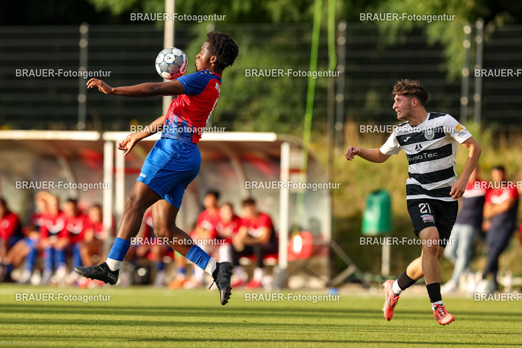 1_KFCWAT_20250723_0366.JPG -  - KFC Uerdingen - SG Wattenscheid 09 - Testspiel | Krefeld, Deutschland, 23.07.25: Dave Fotso Youmssi (KFC Uerdingen) in Aktion, am Ball, Einzelaktion waehrend des Testspiel Spiels zwischen KFC Uerdingen - SG Wattenscheid 09 in der Covestro Sportpark am 23. July 2025 in Krefeld, Deutschland. (Foto von Stefan Brauer/Brauer-Fotoagentur)