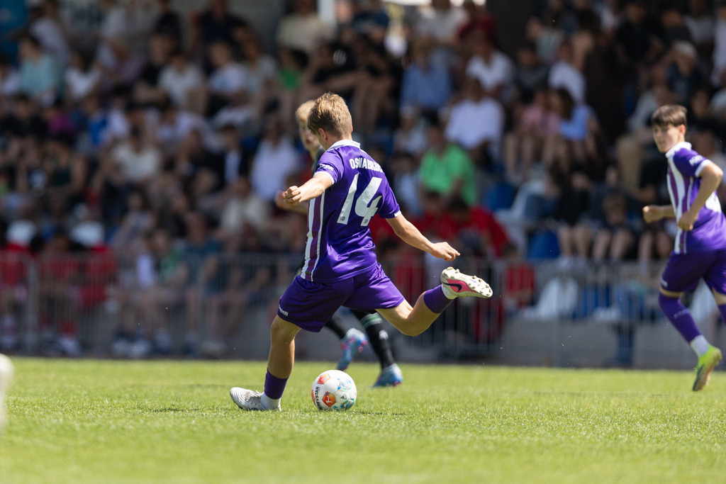 Fußball I Männer I 40. Pfingscup Hollage I 13114 | realhellocedii - Realisiert mit Pictrs.com