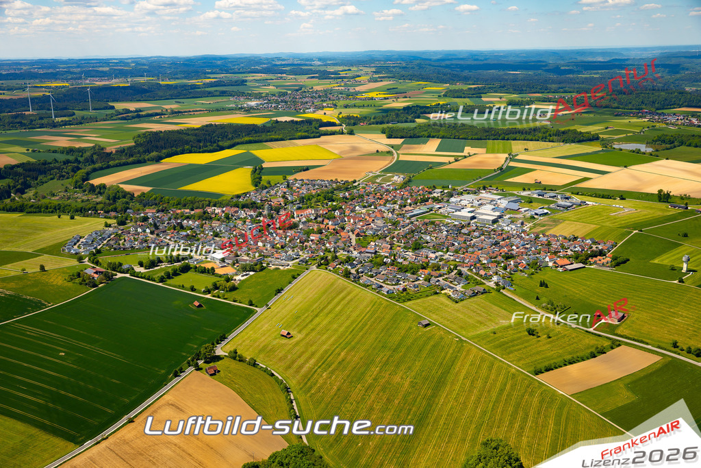 Luftaufnahme von  Schechingen - Die Luftaufnahme wurde 2025 vom UL-Flugzeug heraus erstellt ( keine Drohne ) - Hochauflösende Luftaufnahme - für professionelle Ausdrucke geeignet. Die Geschenkidee !Mit Lizenz und Bildrechte bestellbar