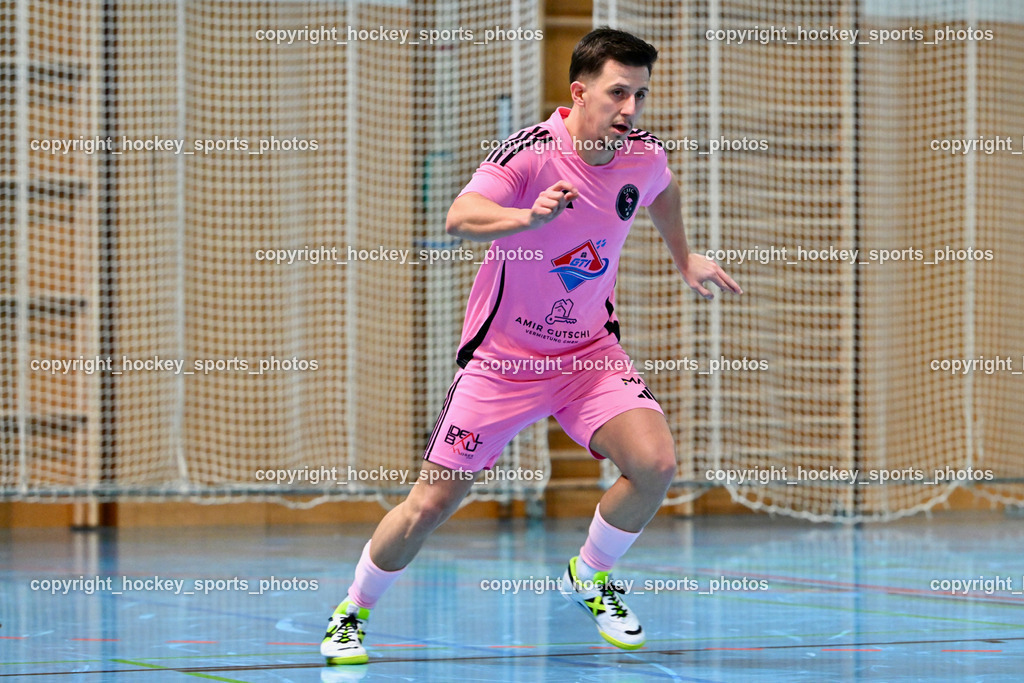 Carinthia Flamengo Futsal Club vs. FC Ljuti Krajisnici | #17 Hasan Kupinic Carinthia Flamengo, Carinthia Flamengo Futsal Club vs. FC Ljuti Krajisnici, Carinthia Flamengo Futsal Club vs. FC Ljuti Krajisnici am 05.01.2025 in Klagenfurt (Ballspielhalle Viktring), Austria, (Photo by Bernd Stefan)