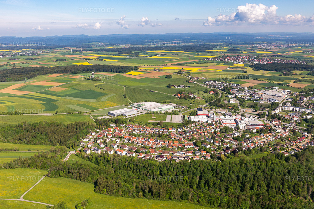 Luftbild: Werksgelände von Heckler & Koch am Neckar im Ortsteil Lindenhof in Oberndorf im Bundesland Baden-Württemberg in Deutschland. Foto: IMG_114418.jpg vom 30.05.2019 durch Werner Riehm/FLY-FOTO.de