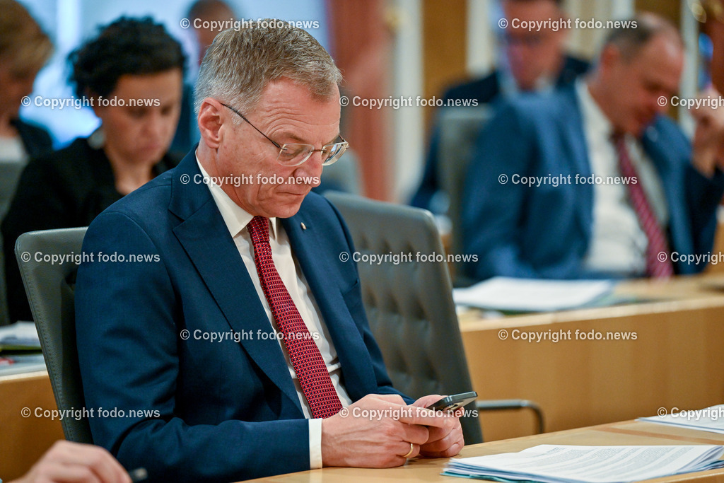 Landhaus Linz_ Promenade_ Landtagssitzung_ 24.10.2024-77 | 24.10.2024, Landhaus Linz AUT, Promenade, Landtagssitzung, im Bild LH Thomas Stelzer (VP, Landeshauptmann Ooe)