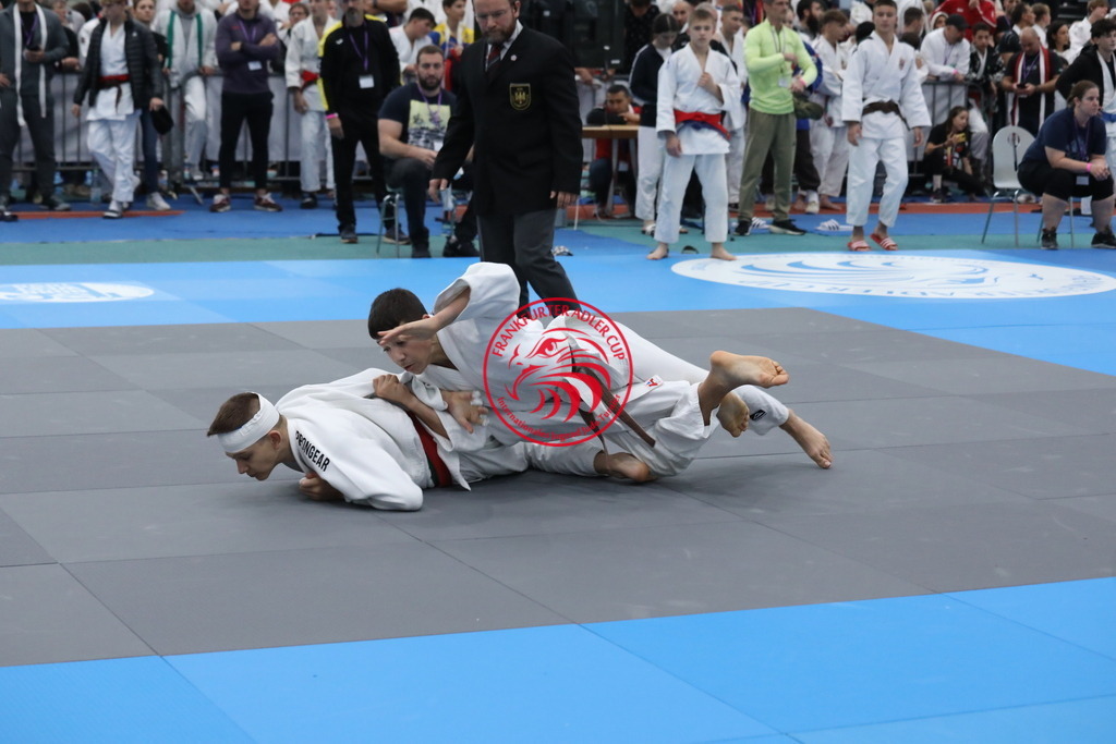 1J7A3421 | Fotos vom Adler Cup - Pictures from Adler Cup

Hier findet Ihr alle Eindrücke und großen Momente der Adler Cup Wochenenden. Here you will find all impressions and great moments of the Adler Cup weekends. - Realisiert mit Pictrs.com