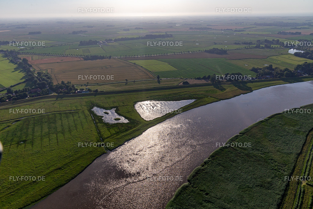 Ortsansicht | Luftbild: Ortsansicht im Ortsteil Hemmerdeich in Oldenswort im Bundesland Schleswig-Holstein in Deutschland. Foto: IMG_0007262.jpg vom 16.07.2021 durch Werner Riehm/FLY-FOTO.de - Realisiert mit Pictrs.com